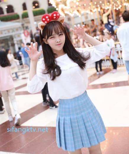 【2023_09_22】Dressing_up_by_maid,_and_nicely_do_everything_that_my.m4v